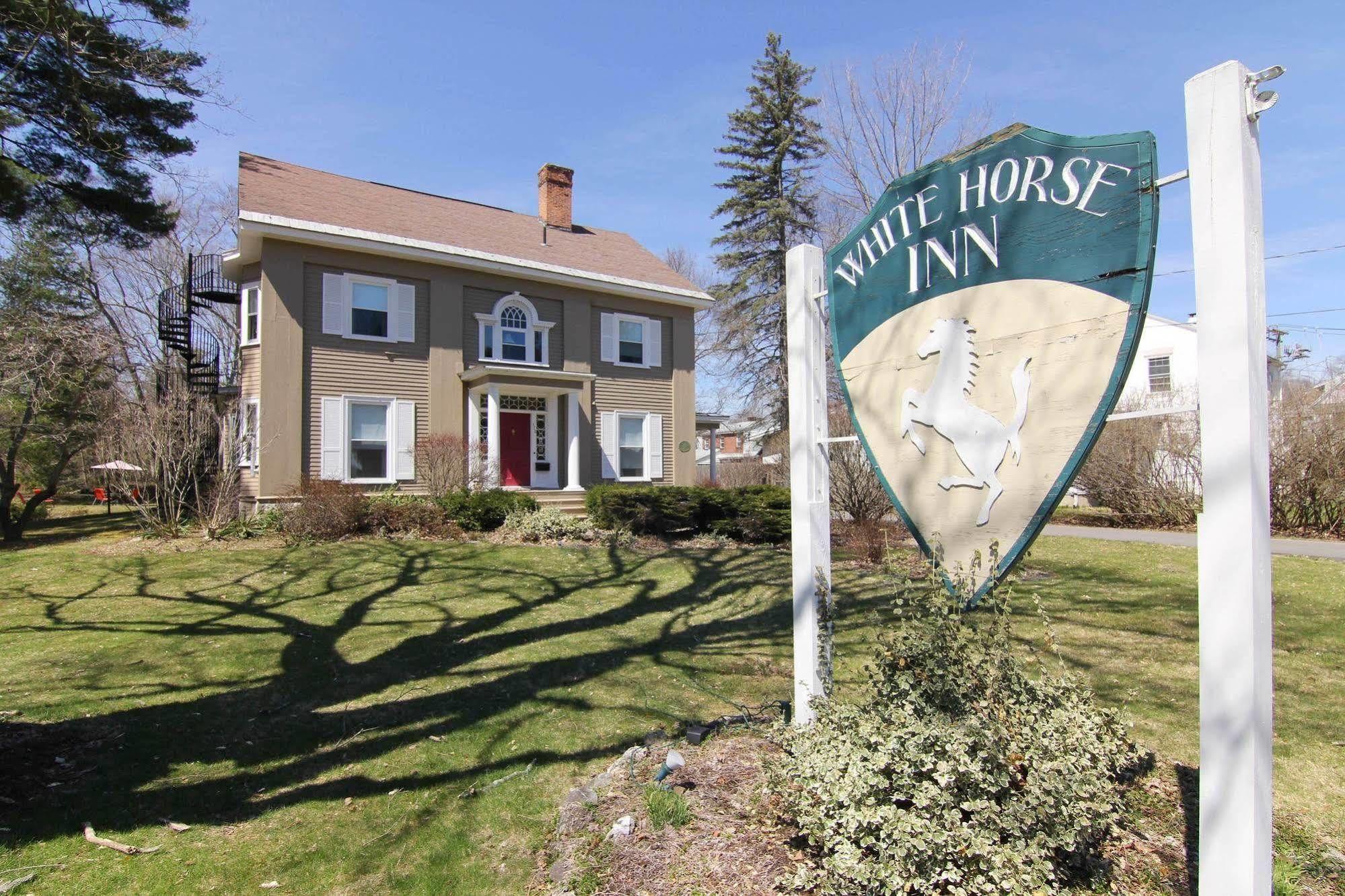 White Horse Inn 핏츠필드 외부 사진
