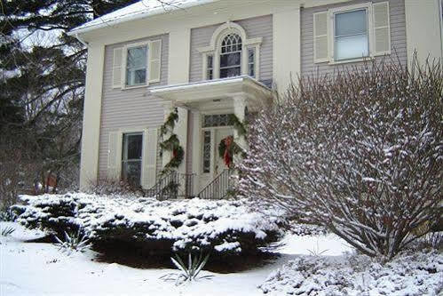 White Horse Inn 핏츠필드 외부 사진
